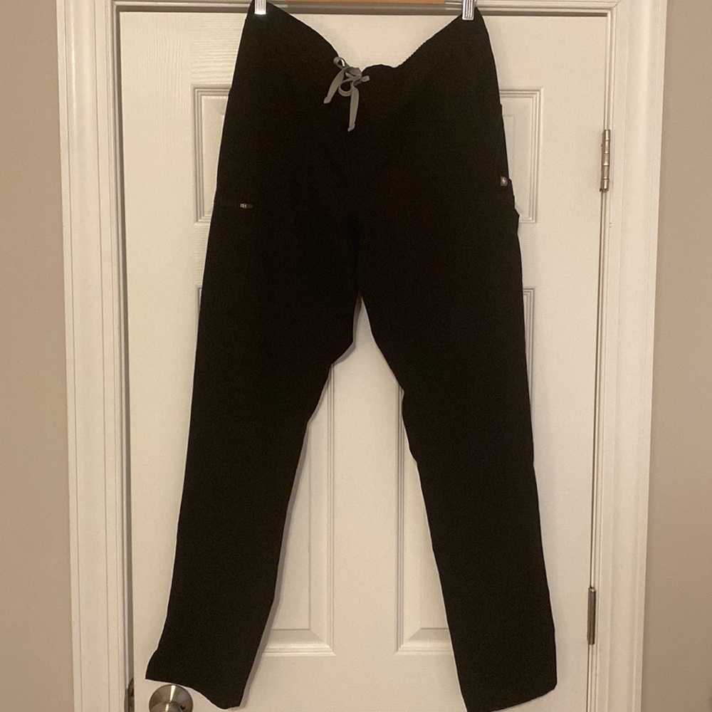 Figs - Women’s Black Yola - TALL Skinny Scrub Pants - Large
